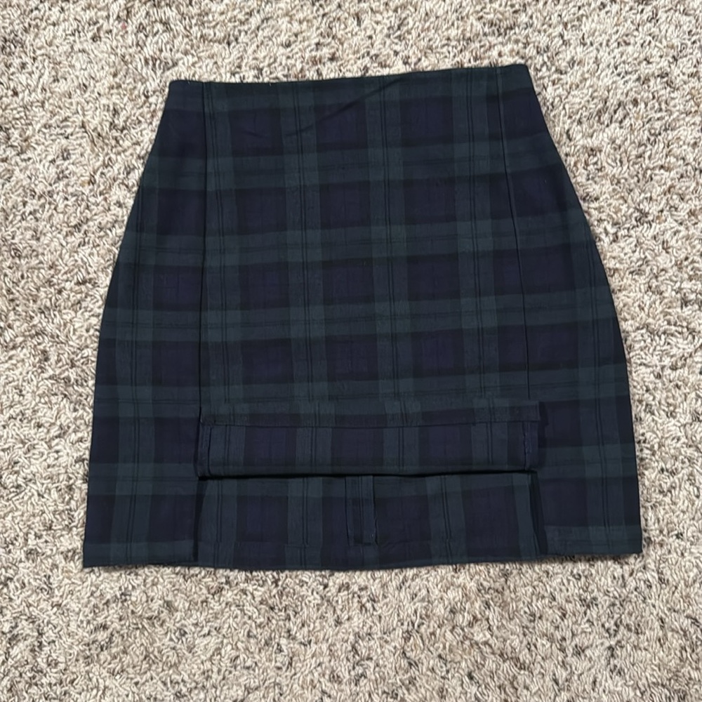 Green and navy blue plaid skirt with two slits on front sides - Picture 2 of 5